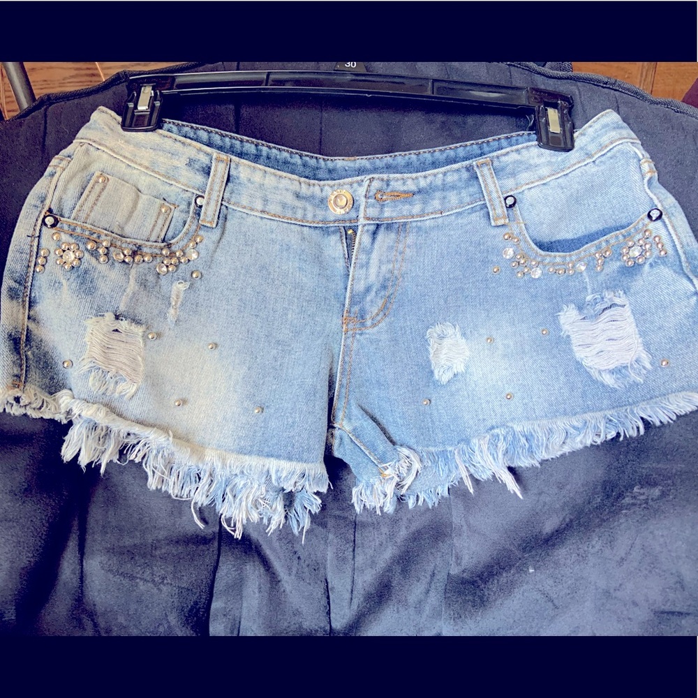 New style jeans wear short, shorts. Size Large